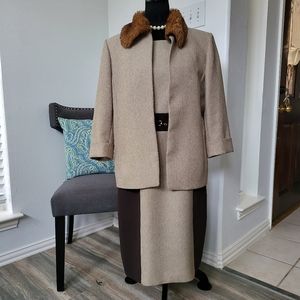 Elegant Tan and Brown Women's Dress with Faux Fur Collar